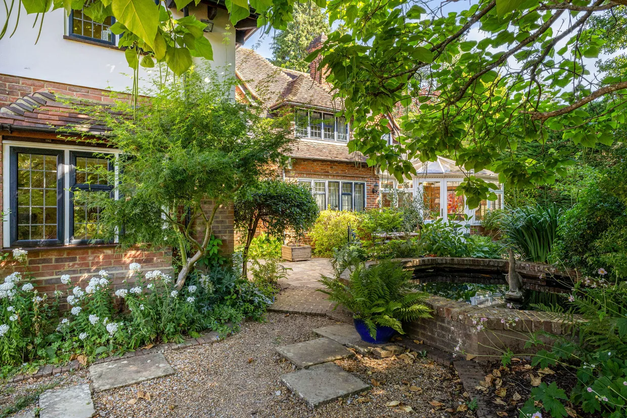 Grantley Avenue, Guildford, GU5 photo 19