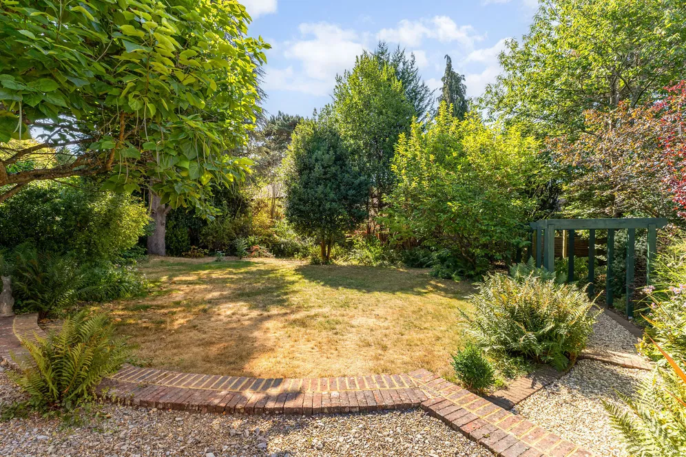 Grantley Avenue, Guildford, GU5 photo 20