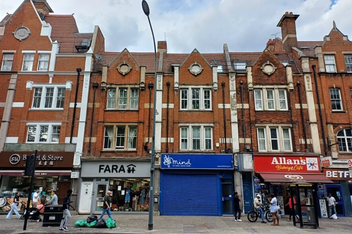 Uxbridge Road, SHEPHERDS BUSH
