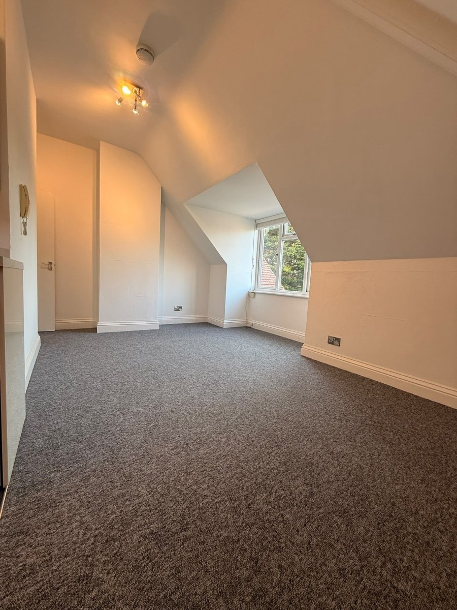 Percy Road, Boscombe Spa Image 3