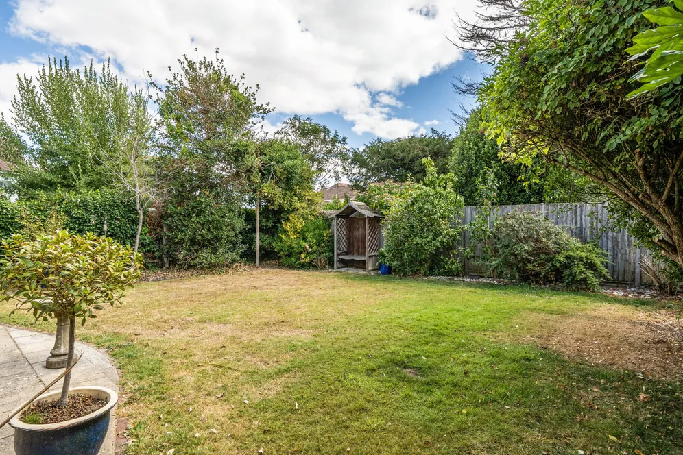 Silverston Avenue, Bognor Regis, PO21 photo 2