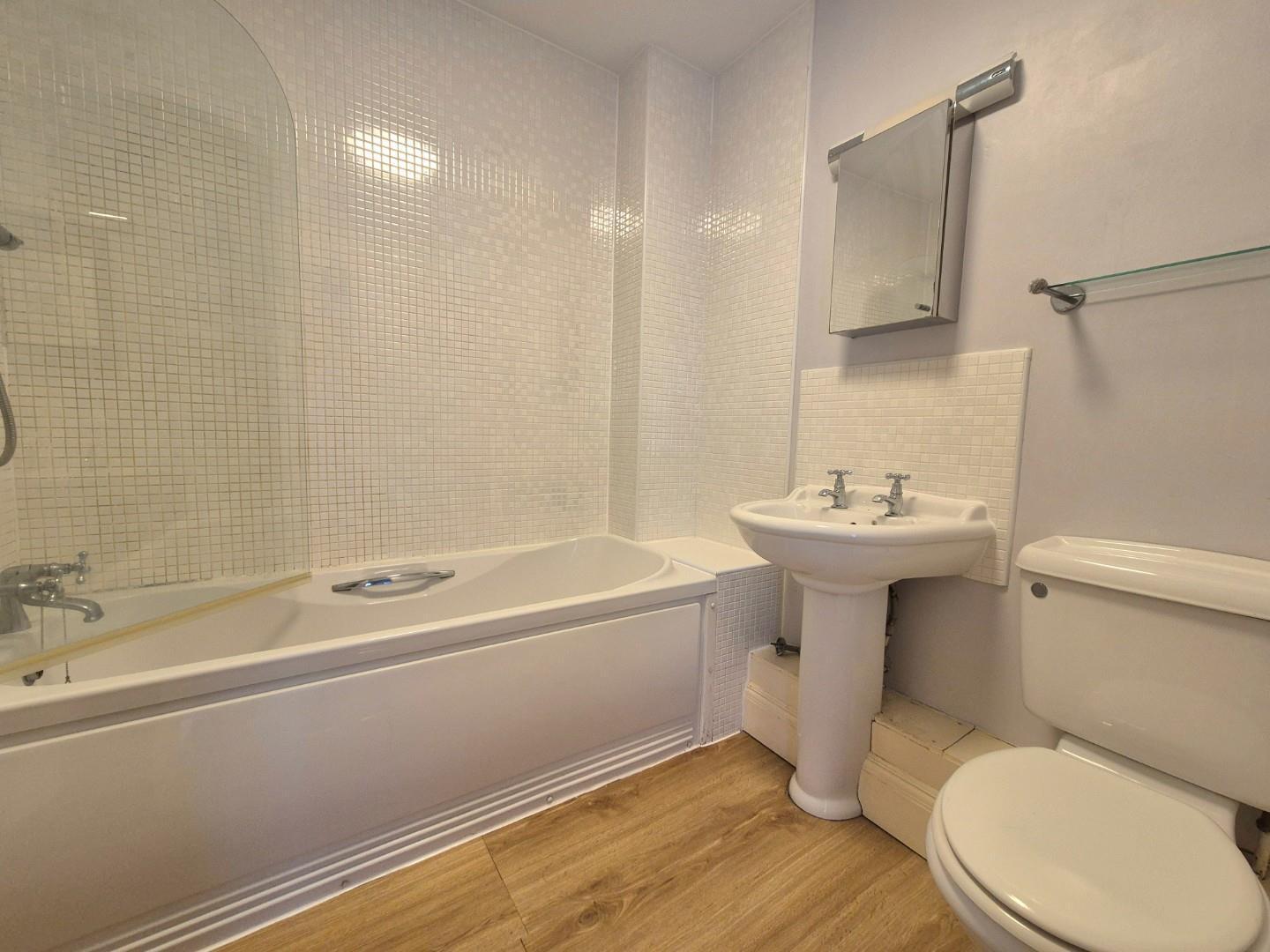 Woolston Close, Northampton Image 7