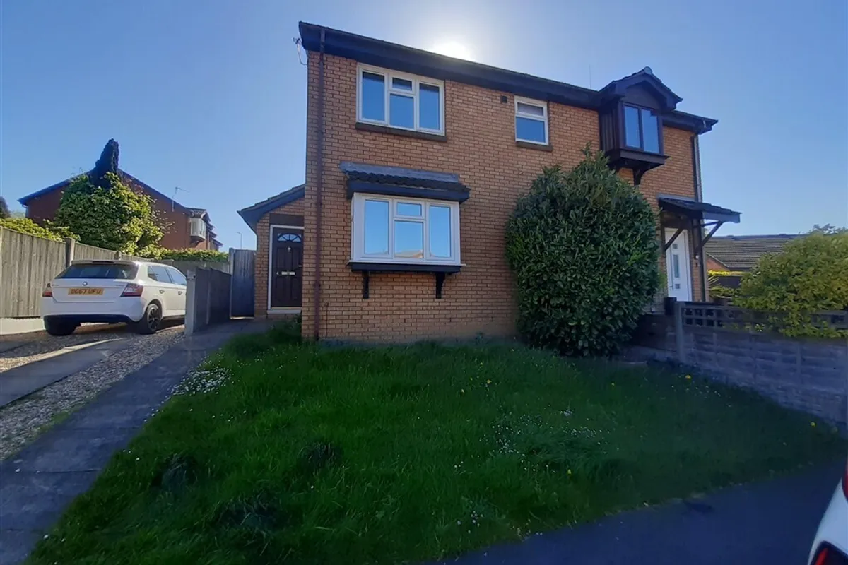 Manor Farm Road, Crigglestone, WAKEFIELD