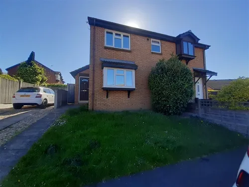 Manor Farm Road, Crigglestone, WAKEFIELDphoto