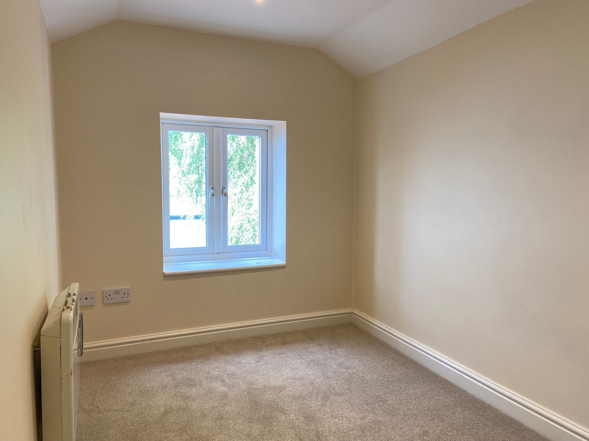 Eastbourne Road, Taunton Image 6