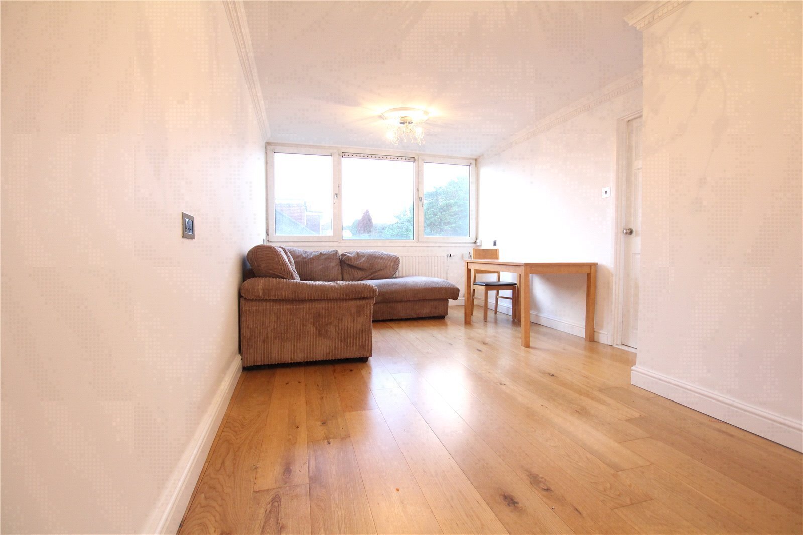 Ray Lodge Road, Woodford Green, IG8 Image 1