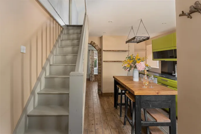 Property carousel image 3