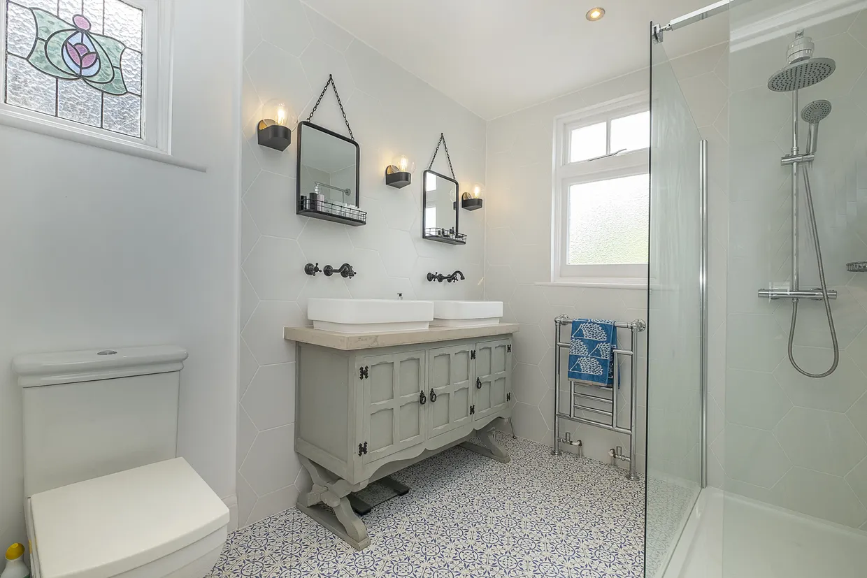 Neville Road, Kingston Upon Thames, KT1 photo 12