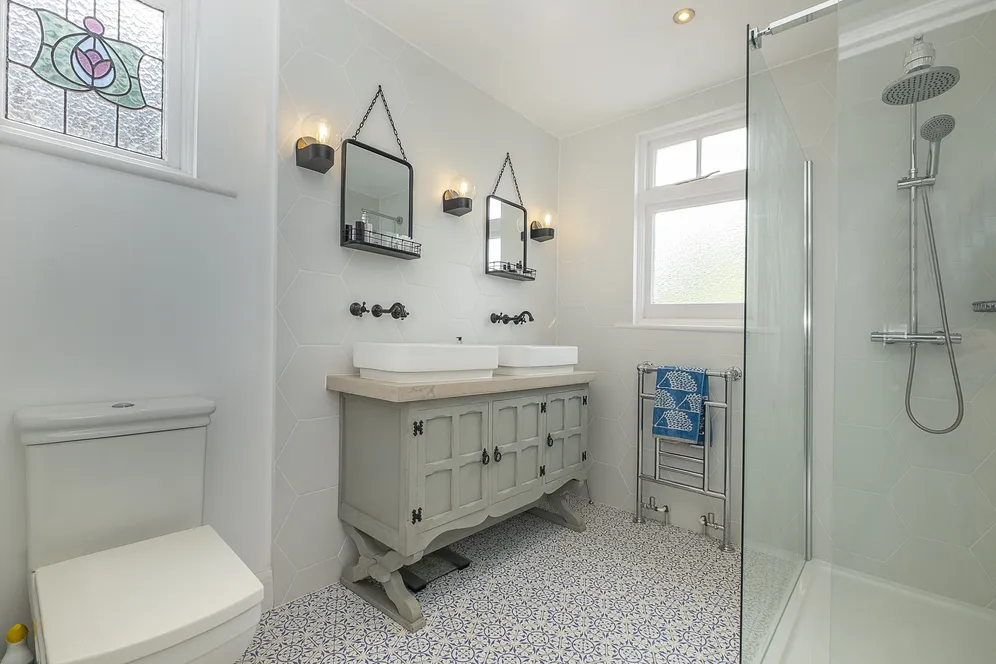 Neville Road, Kingston Upon Thames, KT1 photo 12