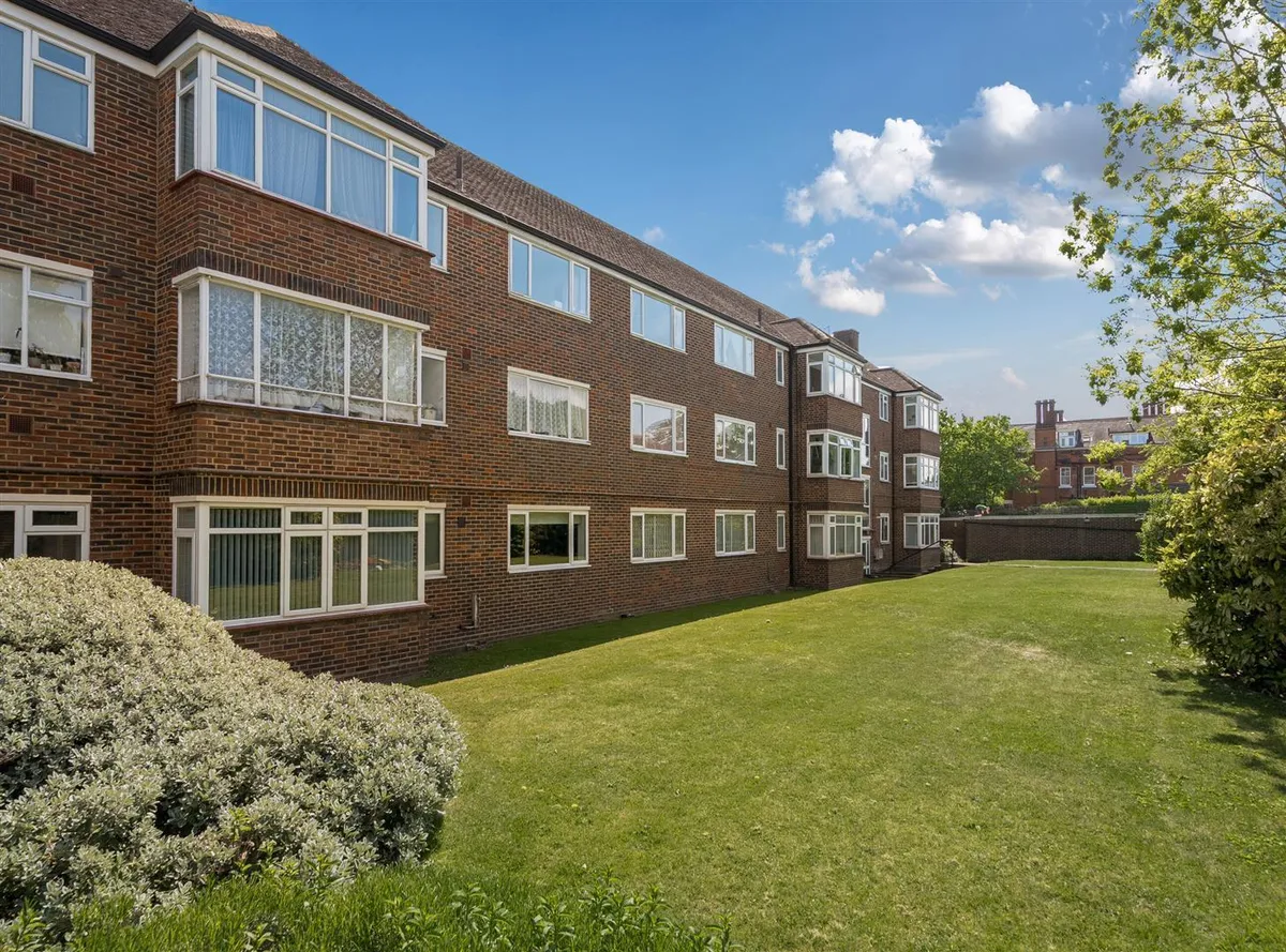 Brondesbury Park, London NW6