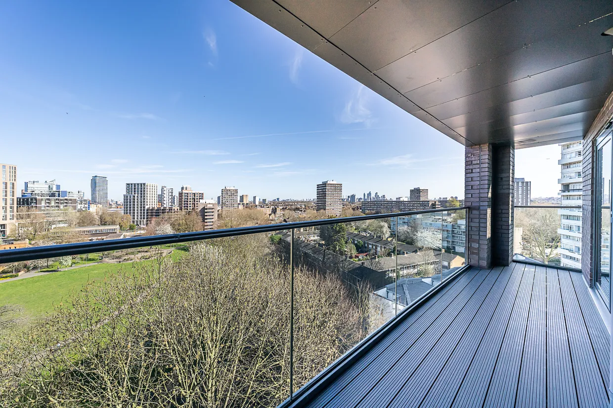 Plough Road, London, SW11 photo 2