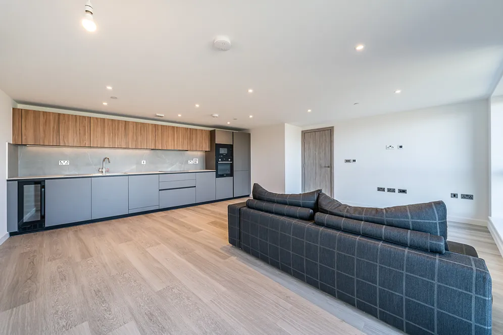 Plough Road, London, SW11 photo 7