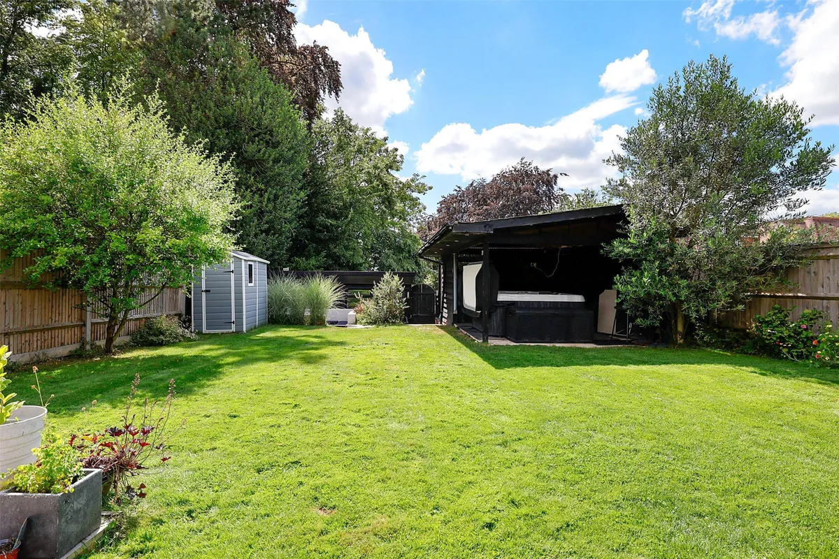 Yarm Court Road, Leatherhead, Surrey, KT22