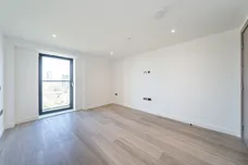 Plough Road, London, SW11 photo 4