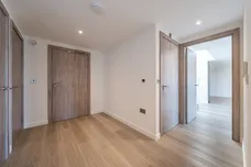 Plough Road, London, SW11 photo 5