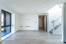 Plough Road, London, SW11 photo 6