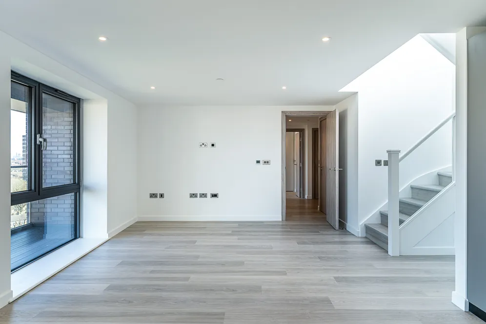 Plough Road, London, SW11 photo 6