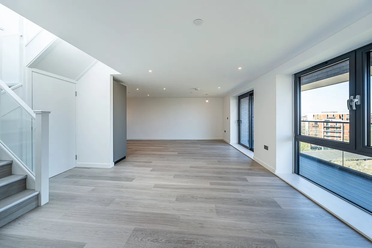 Plough Road, London, SW11 photo 7