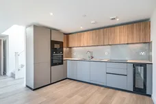 Plough Road, London, SW11 photo 8