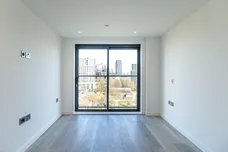Plough Road, London, SW11 photo 11
