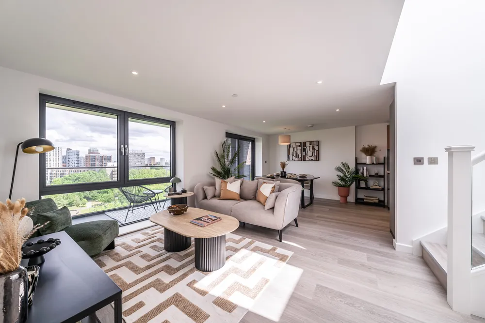 Plough Road, London, SW11