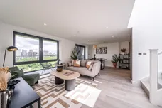Plough Road, London, SW11 photo 2