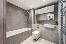 Plough Road, London, SW11 photo 4