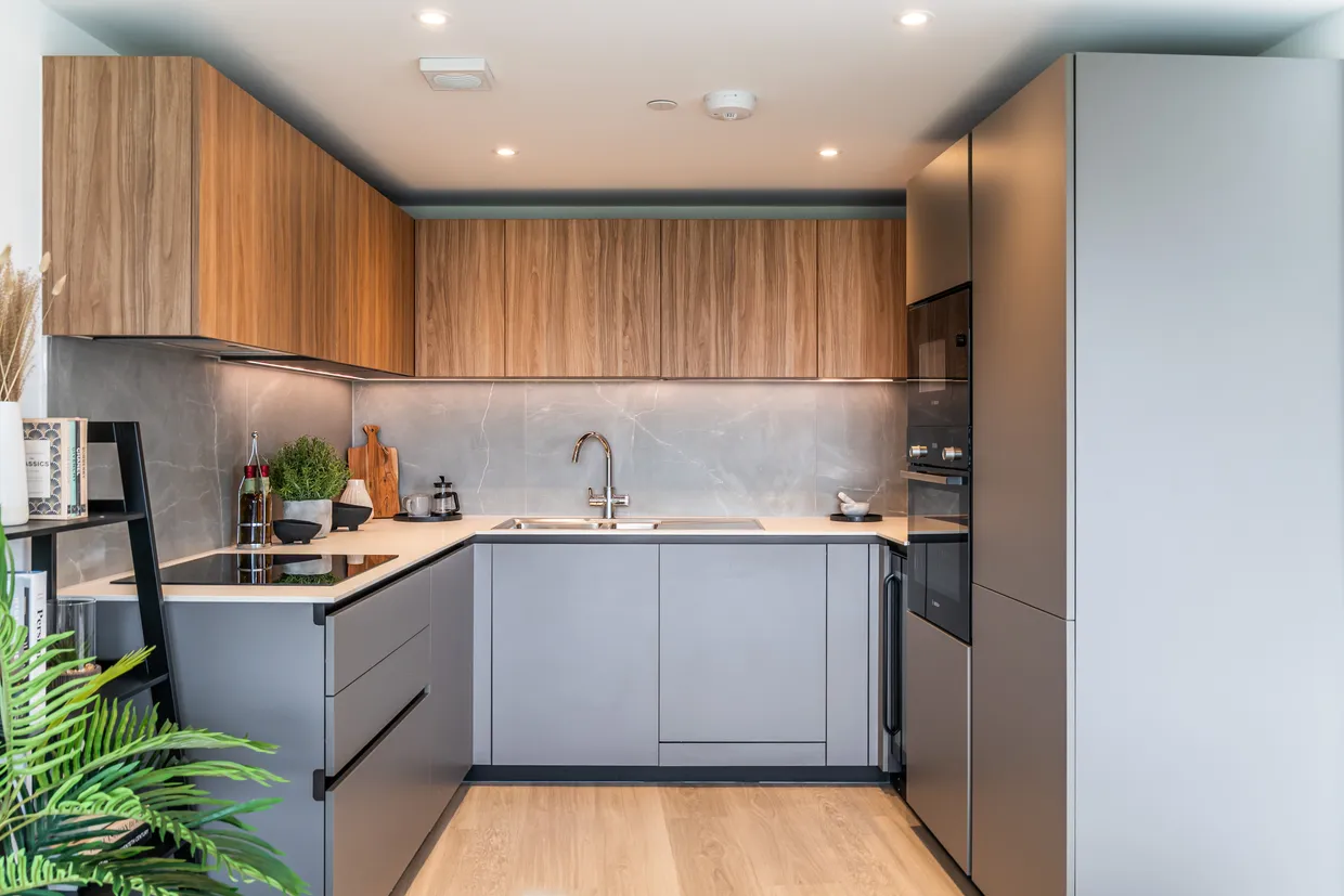 Plough Road, London, SW11 photo 5
