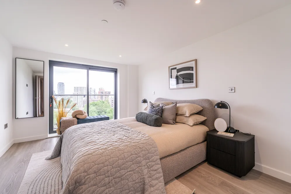 Plough Road, London, SW11 photo 10