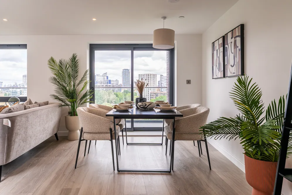 Plough Road, London, SW11 photo 11