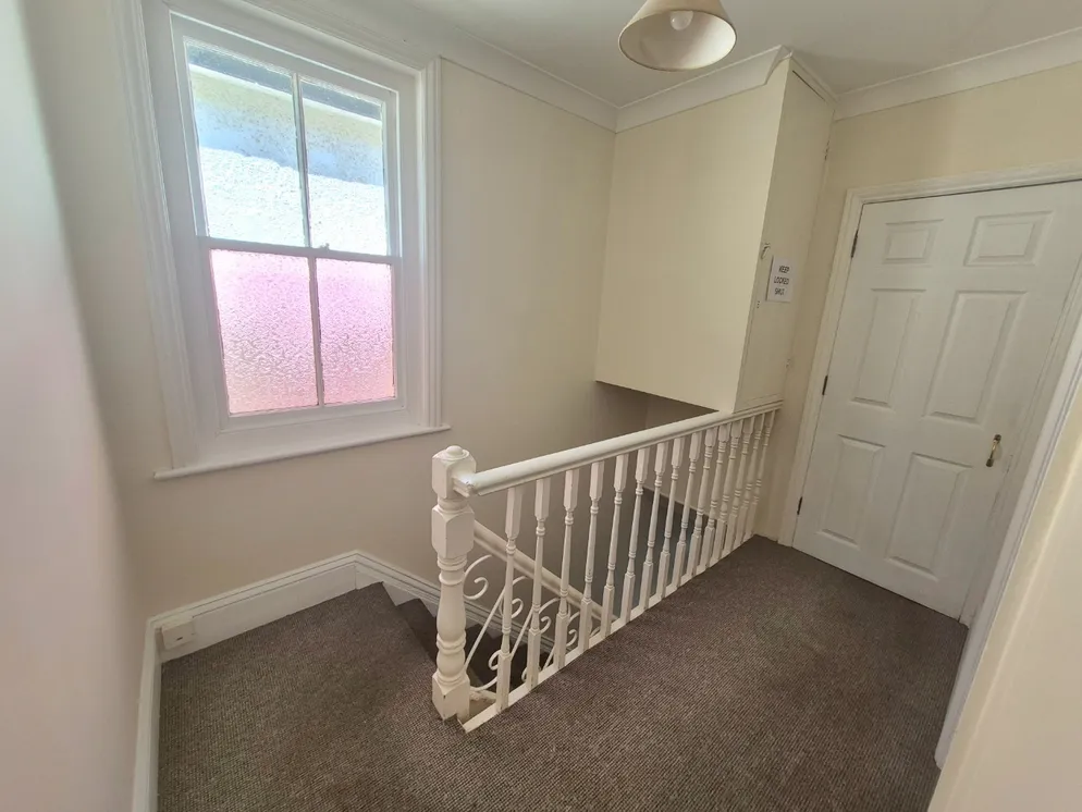 Property carousel item 12