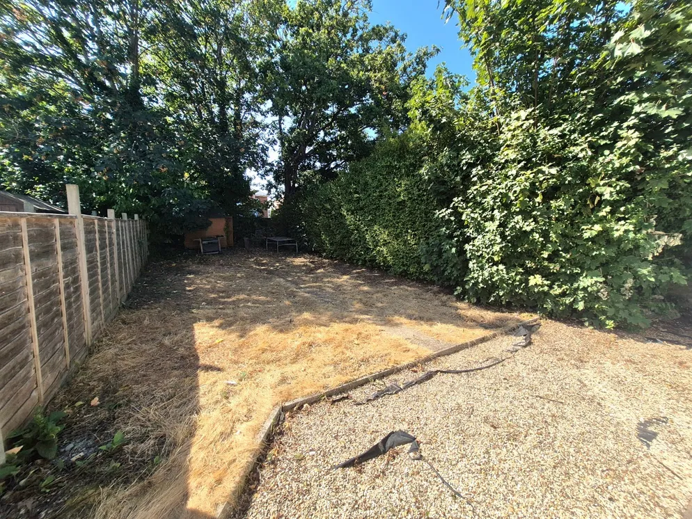 Property carousel item 13