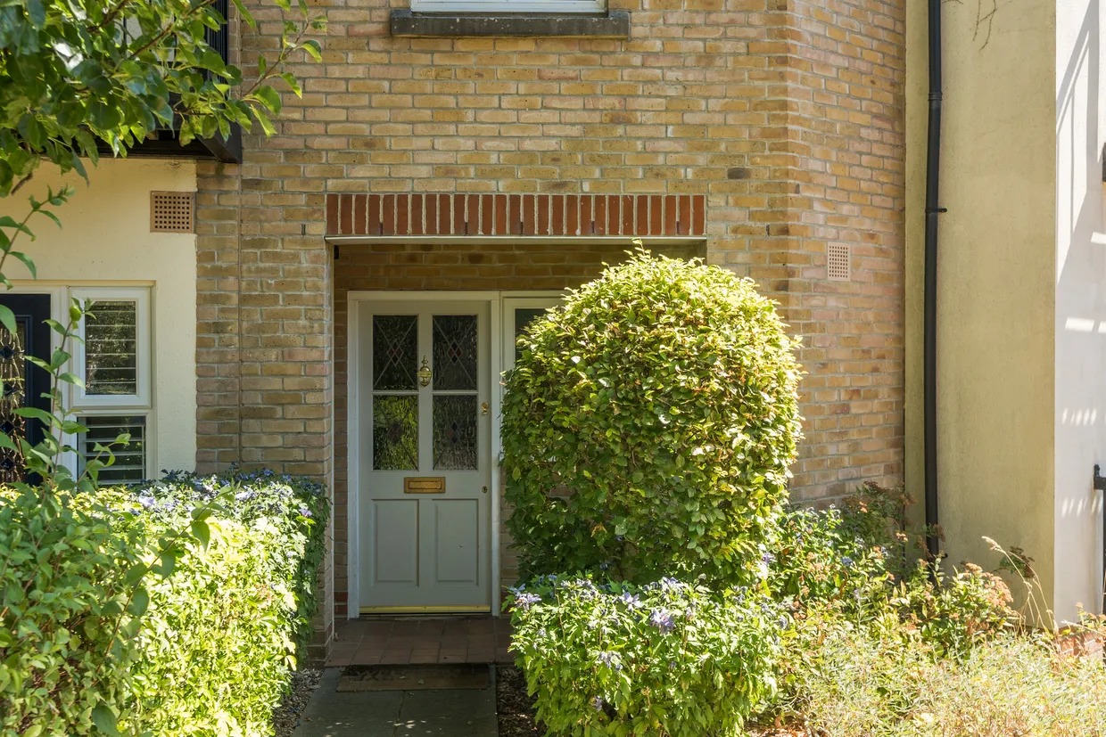 Alexander Crescent, Caterham, CR3 photo 1