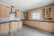 Alexander Crescent, Caterham, CR3 photo 4