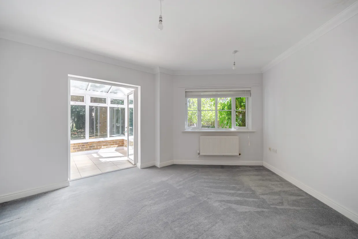 Alexander Crescent, Caterham, CR3 photo 15