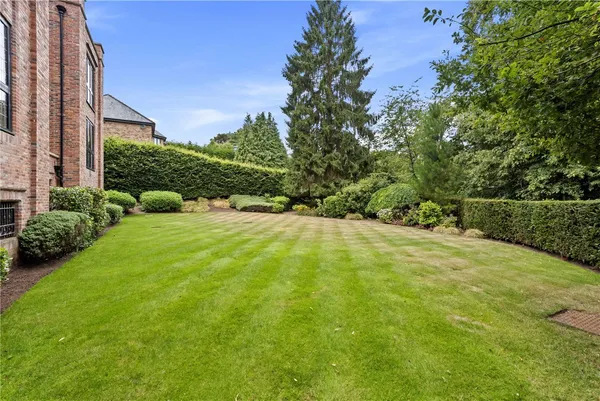 Bollin Hey, Collar House Drive, SK10 photo 16