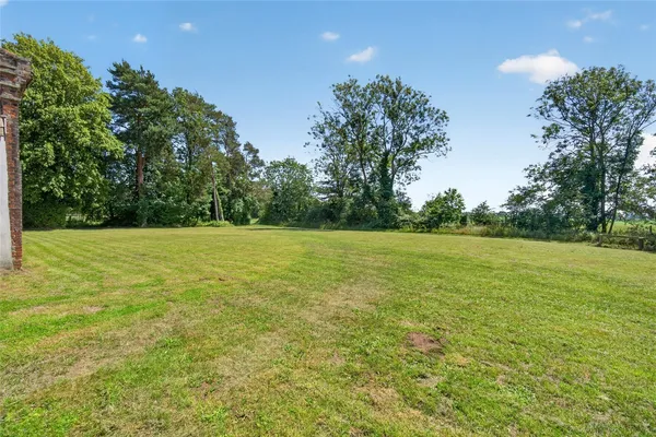Bramfield, Halesworth, IP19 photo 20
