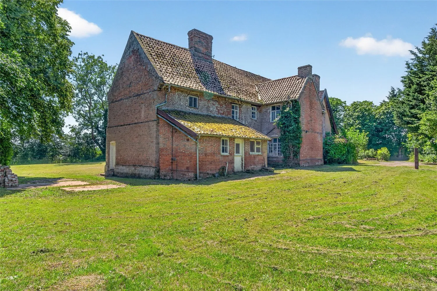 Bramfield, Halesworth, IP19 photo 21