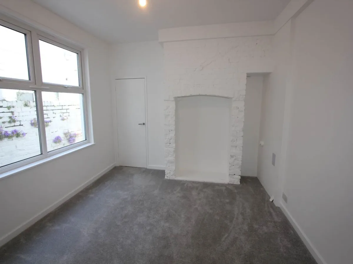 Broad Street, Barry, CF62
