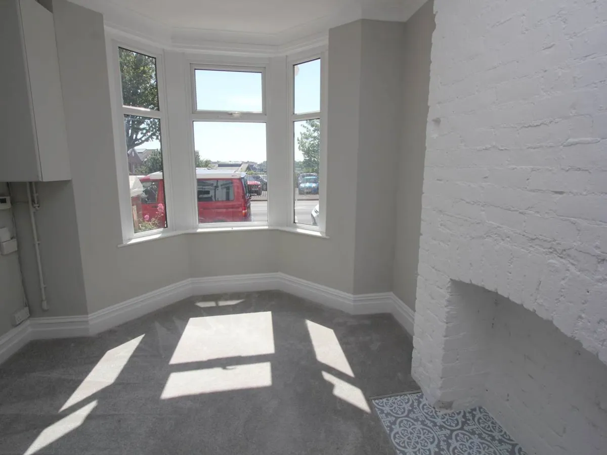 Broad Street, Barry, CF62