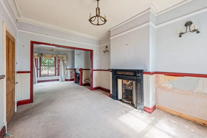 Property carousel image 6