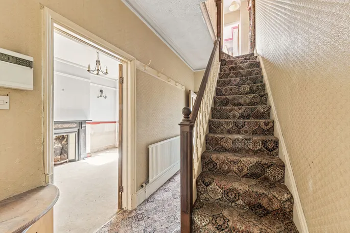 Property carousel image 10