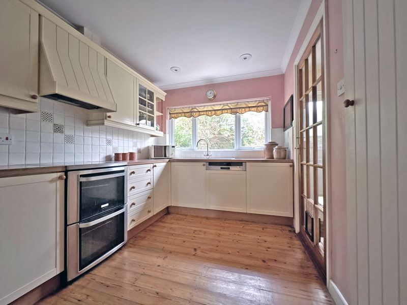 Newlands Close, Sidmouth Image 8