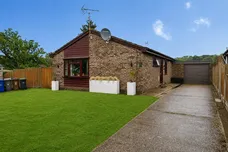 Stuart Close, Brandon