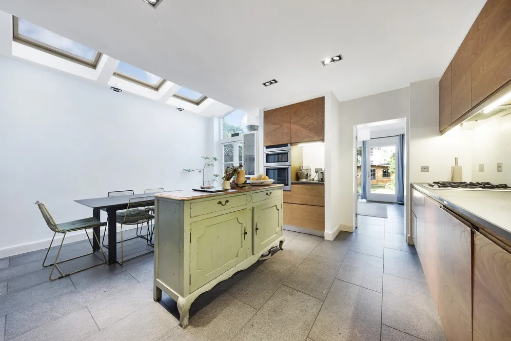 Haydon Park Road, London, SW19 photo 3