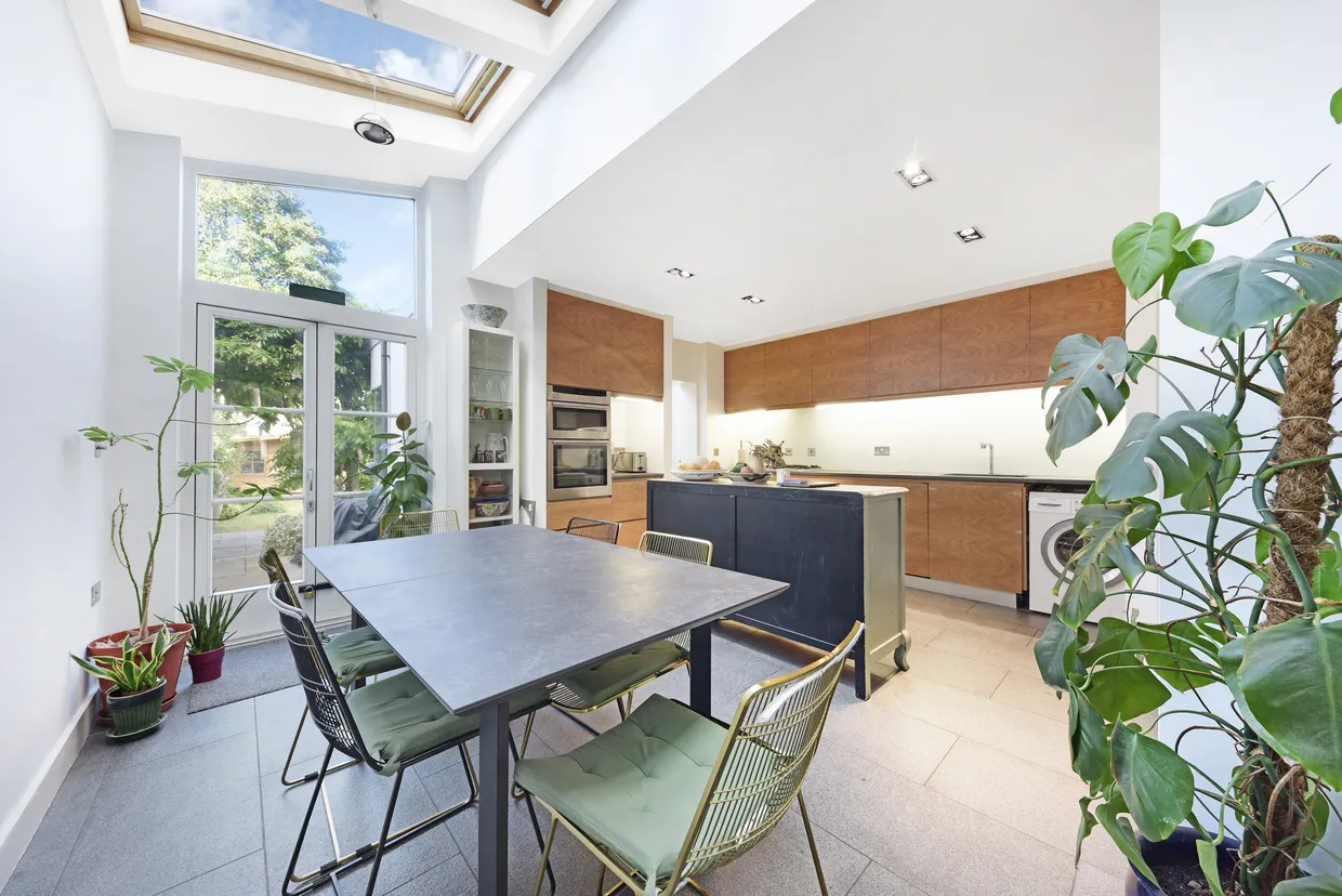 Haydon Park Road, London, SW19 photo 6