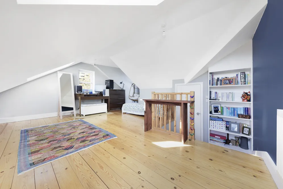 Haydon Park Road, London, SW19 photo 17
