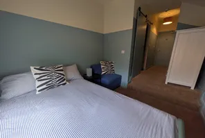 Main property image