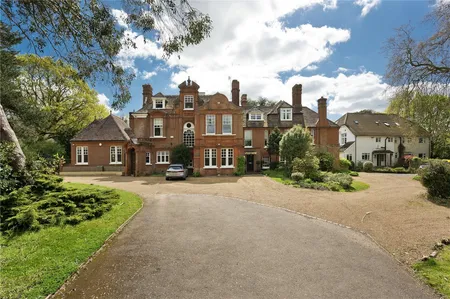 Perry Hill, Worplesdon, GU3