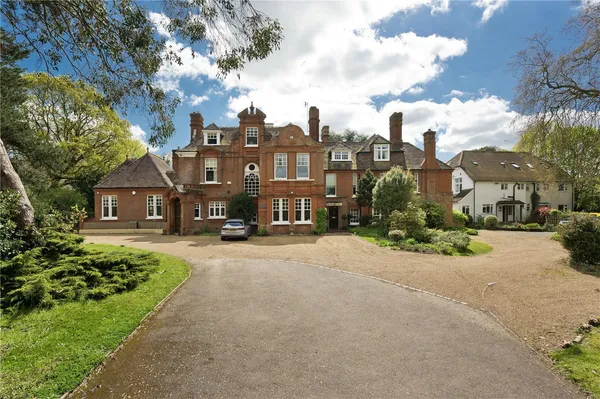 Perry Hill, Worplesdon, GU3 photo 1